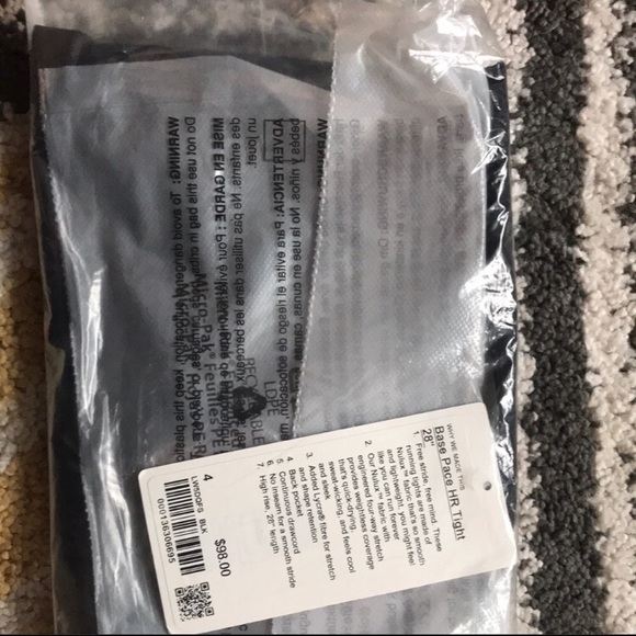 Lululemon Black Base Pace Tight - sz 4 - Picture 3 of 3